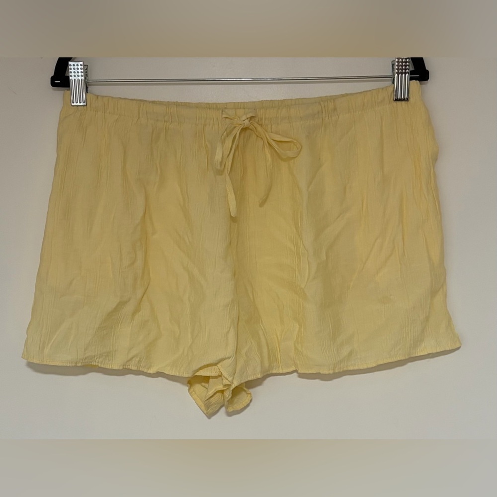Zara Women’s Yellow Crinkle Drawstring Waist 2” Shorts Size Large